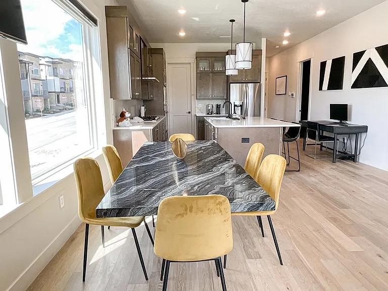 6537 Silver Creek Dr — Photo 49