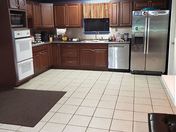 3rd image of 7838 Kingsley Dr