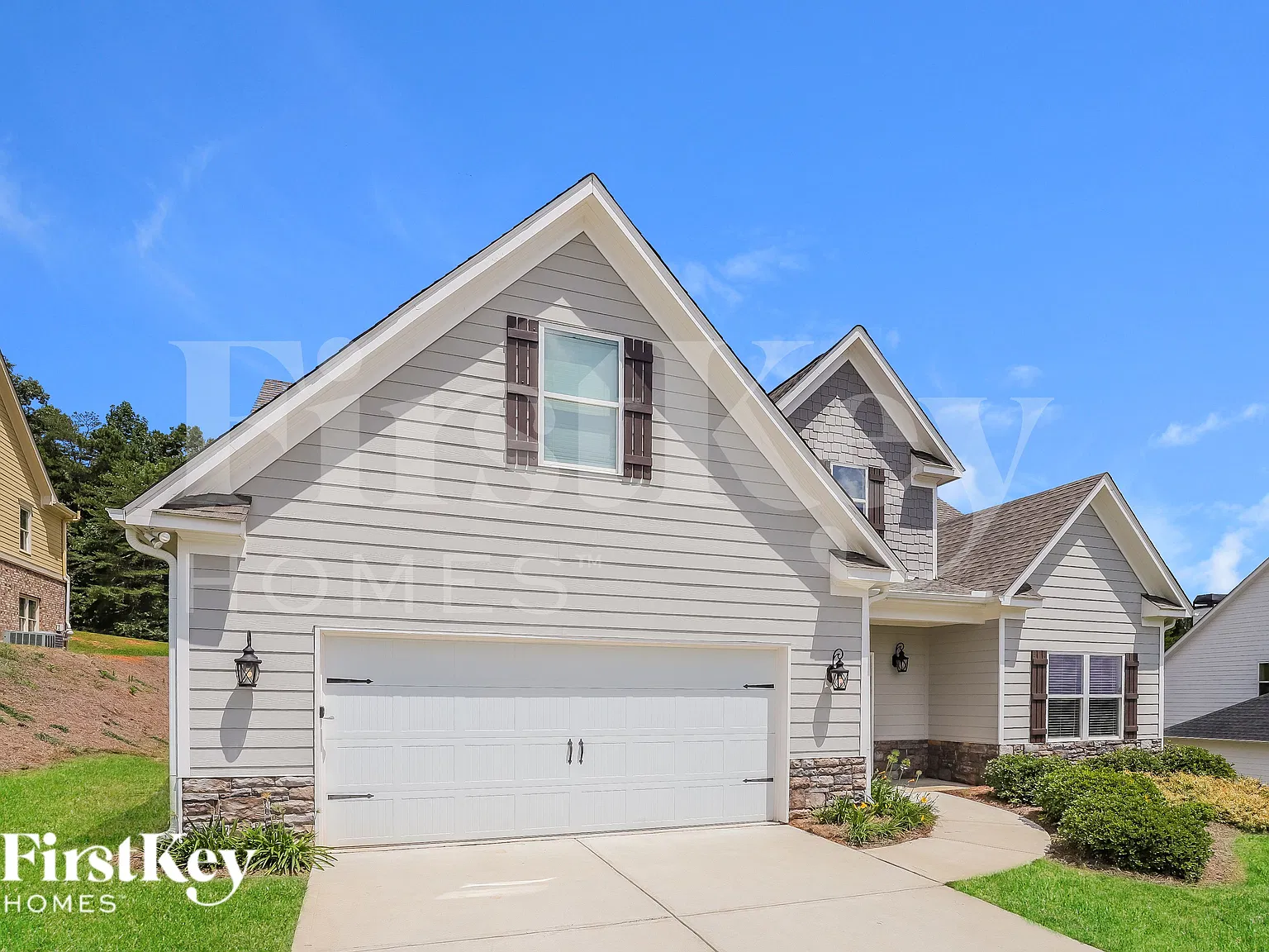 3 bed, 2.5 bath, 2600 sqft, $2,440 — Photo 1