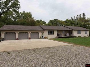 43999 230th St, Delavan, MN 56023