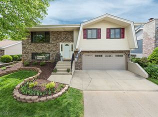 174 Cambridge Ln, Bloomingdale, IL 60108