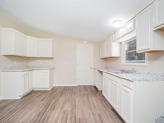 5th image of 212 Electra Dr
