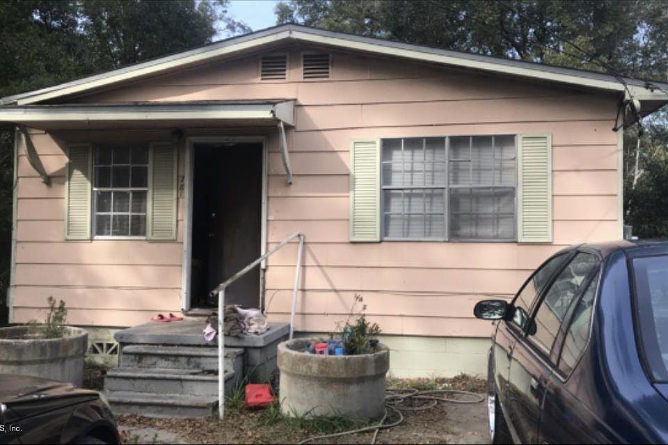 1st image of 781 E 57th St