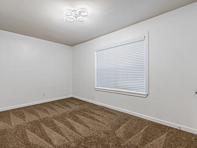 721 Bowman St — Photo 22