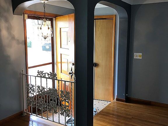 3rd image of 477 Darwin Dr
