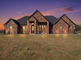 450 Red Bird Dr, Springtown, TX 76082