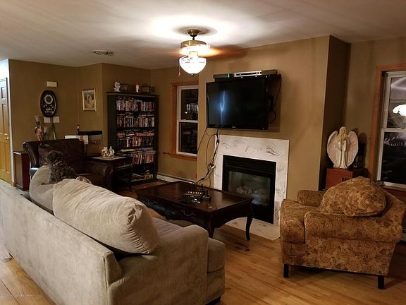 3rd image of 428 Anthony Ave