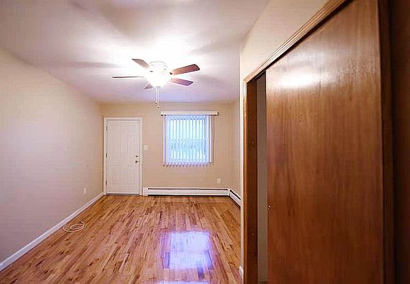 4th image of 109 27th Ave #2