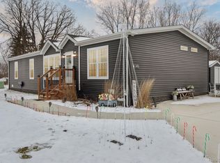 6450 Prince Blvd, Fenton, MI 48430