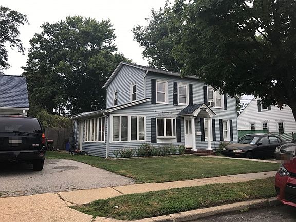 2nd image of 454 S Bayview Ave