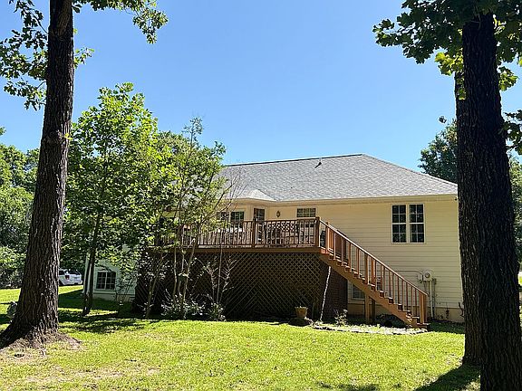3rd image of 301 Winchester Dr