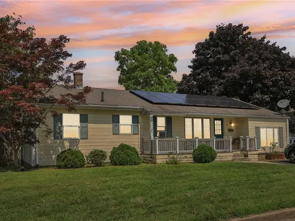 88 Briggs St, Cranston, RI 02920