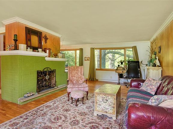 4th image of 4368 Meadowview Dr