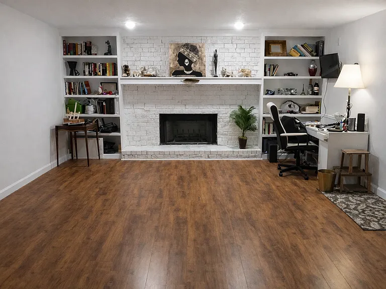 3809 Holy Cross Dr — Photo 3