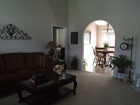 4th image of 108 Carriage Hill Dr