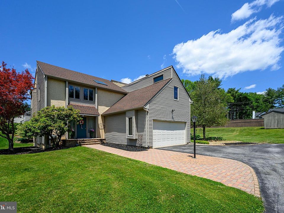 1st image of 1115 Woodstock Ln