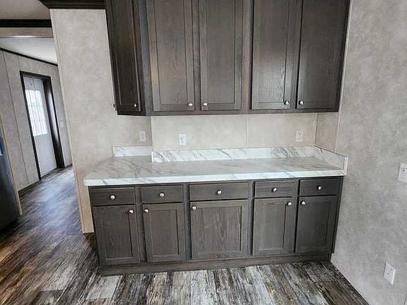 4th image of 3278 Brentwood Dr #102