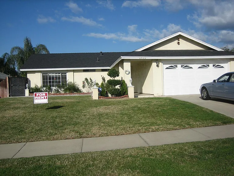 1431 Alta Ave — Photo 1
