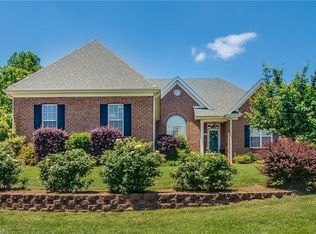 1200 Davenport Ct, Kernersville, NC 27284