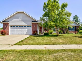 813 Lake Shore Dr, Nevada, IA 50201