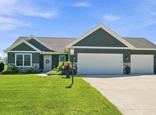 2633 E Lilly Ct, Warsaw, IN 46582
