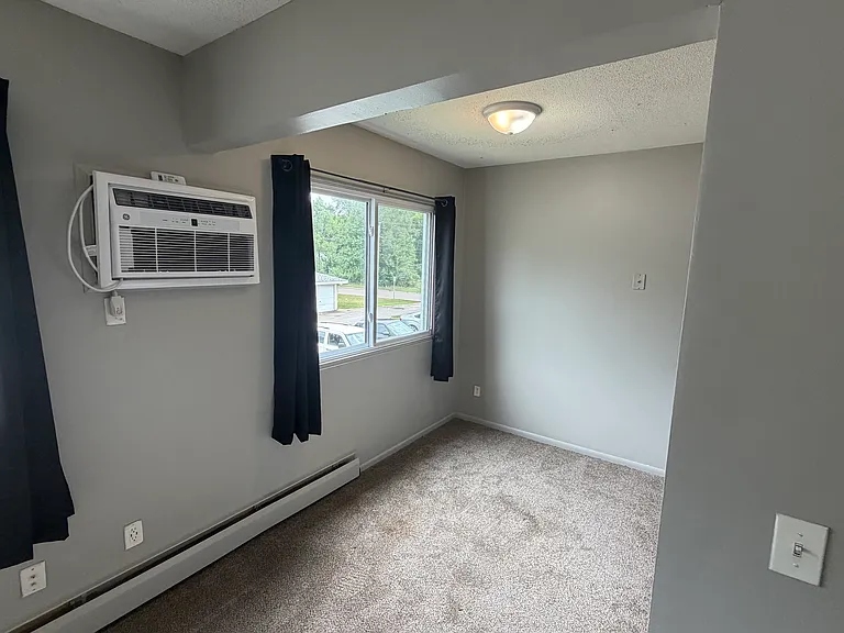 5910 W Broadway Ave — Photo 5