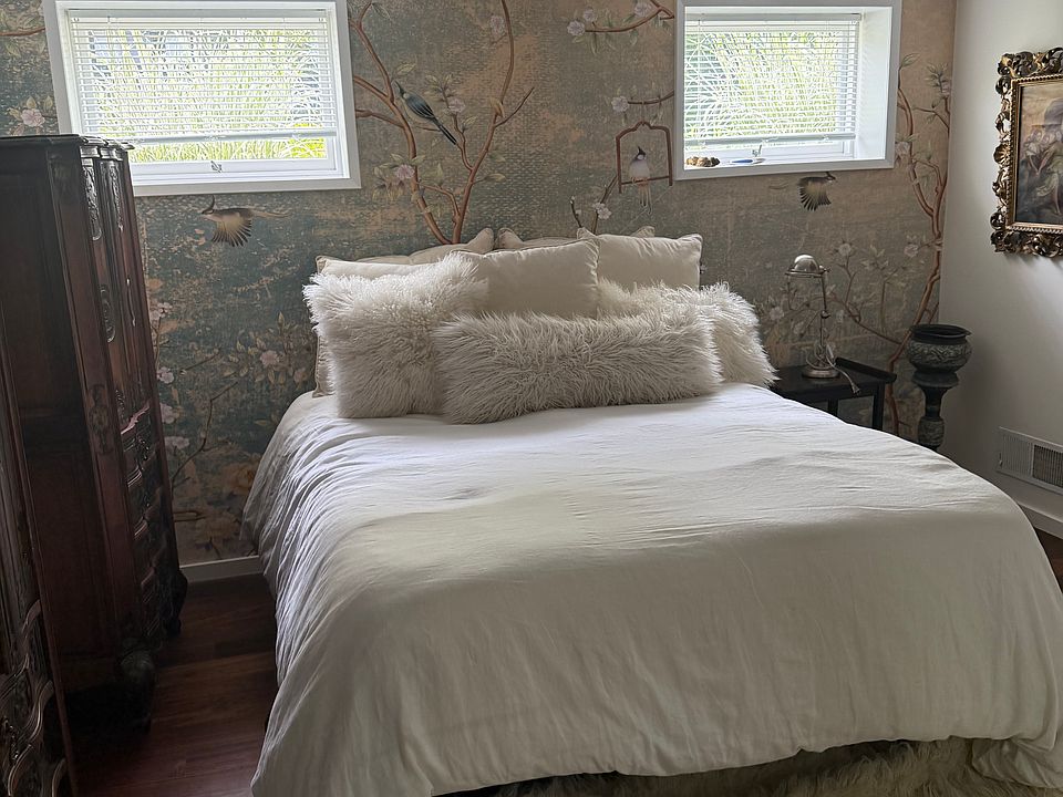 2nd image of 12 Sunnyside Ave
