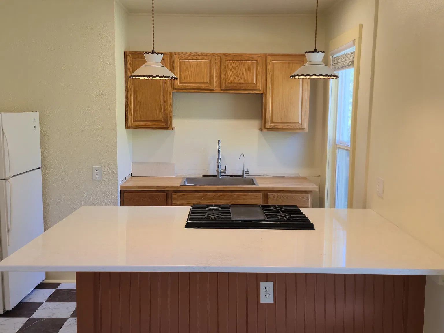 2 bed, 700 sqft, $2,100 — Photo 2