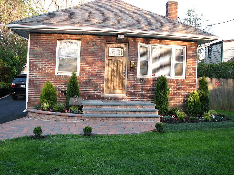 1st image of 1207 Hempstead Ave
