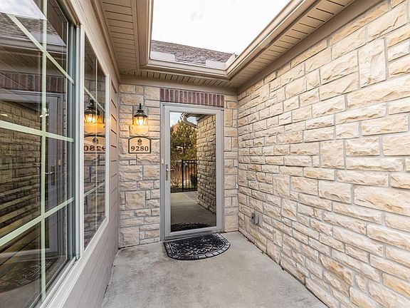 3rd image of 9280 Elizabeth Ln