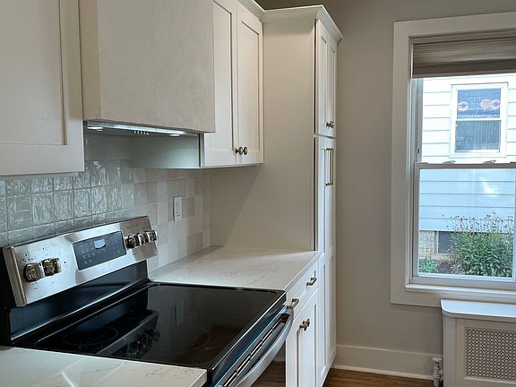 2nd image of 106 W Caracas Ave