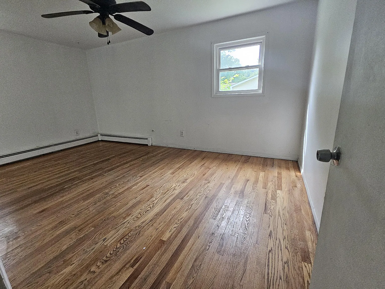 5 bed, 1872 sqft, $3,800 — Photo 4