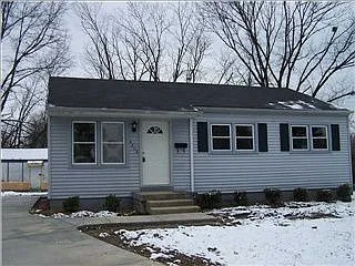4208 Broadmoor Ct photo 1