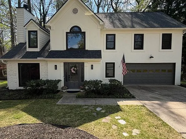 2015 N Creek Cir, Alpharetta, GA 30009