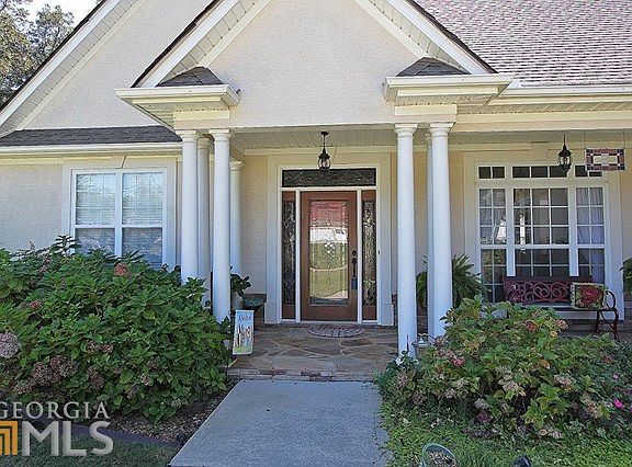 3rd image of 25 Lake Park Dr