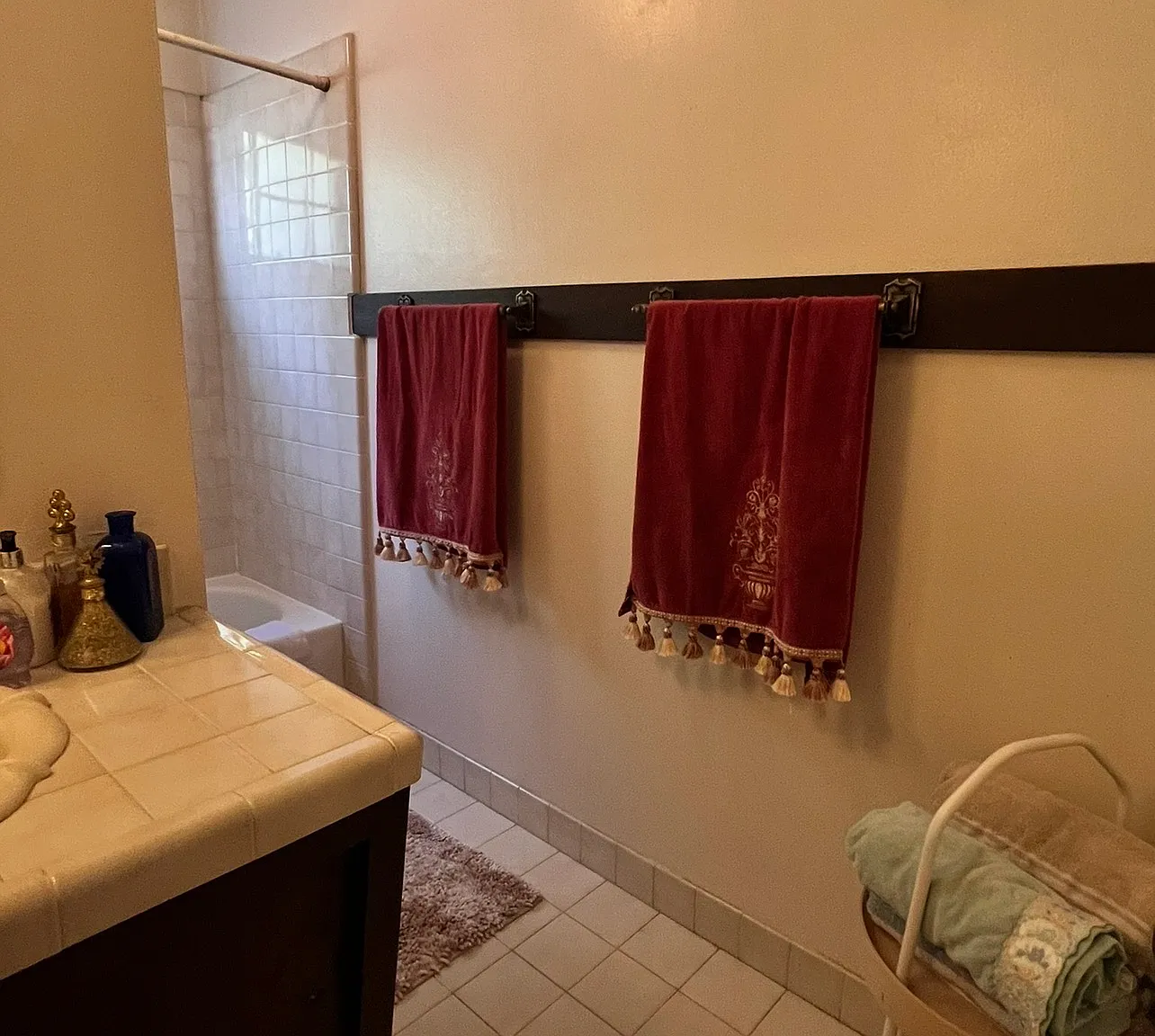 6 bed, 3000 sqft, $1,400 — Photo 4
