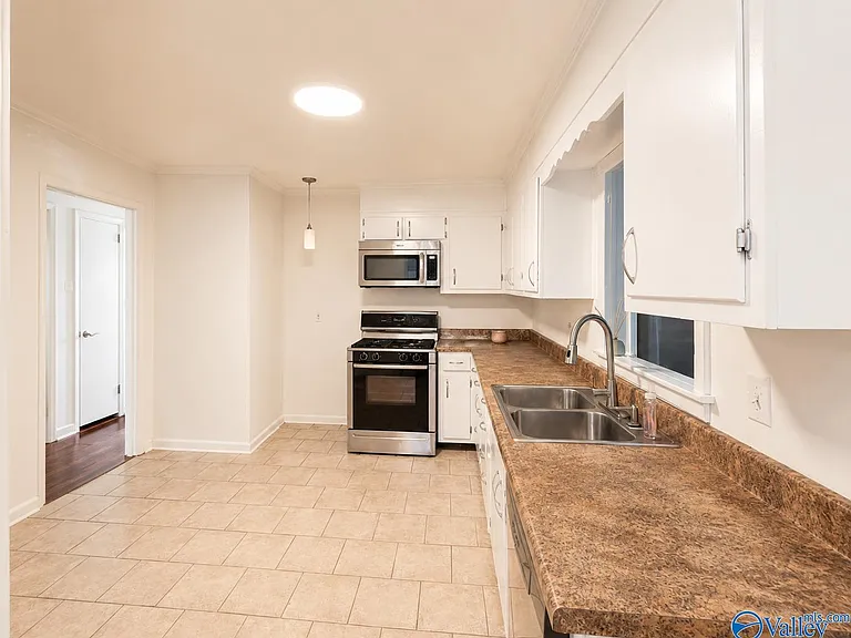 515 Warner St NW — Photo 7