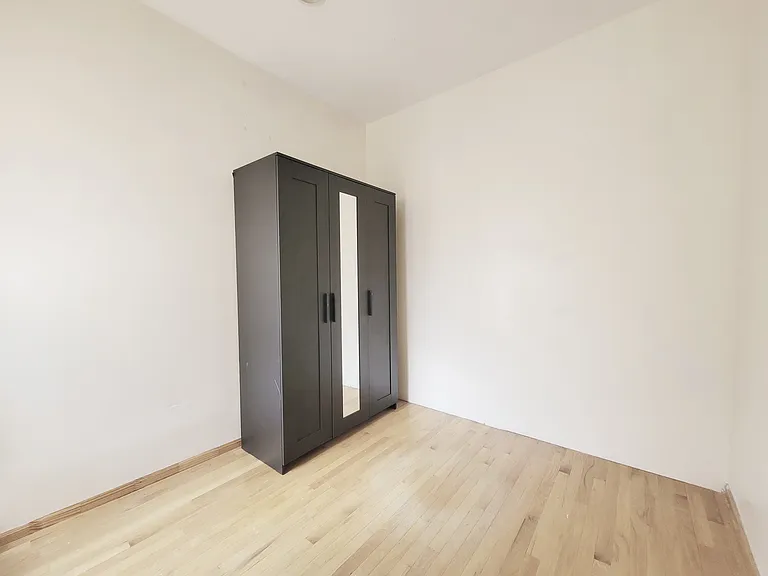 3153 Broadway #21 — Photo 8