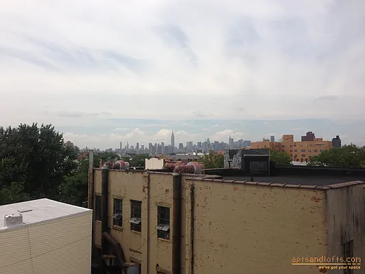 Rented by aptsandlofts.com | media 13