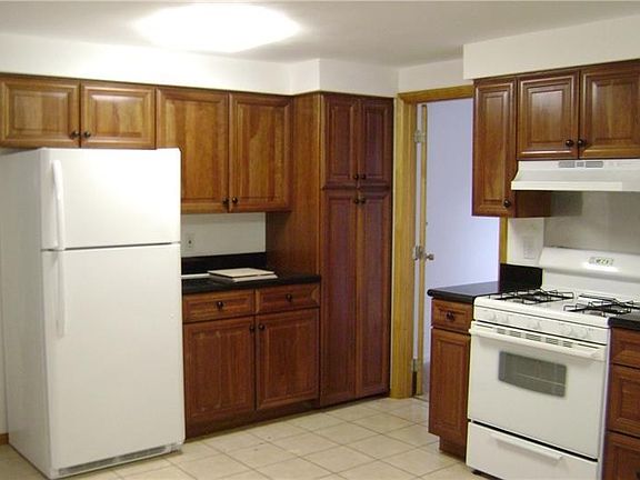 4th image of 623 Illini Dr