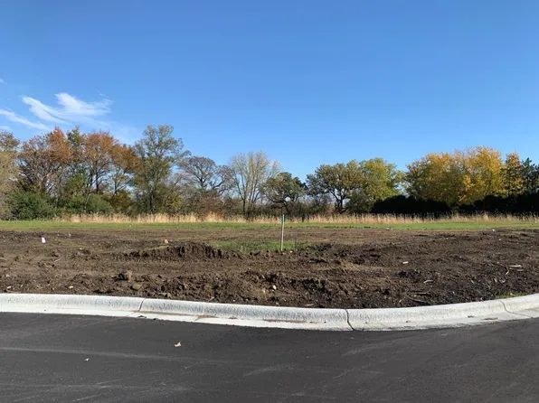 2225 Maple Leaf Ln NE, Owatonna, MN 55060