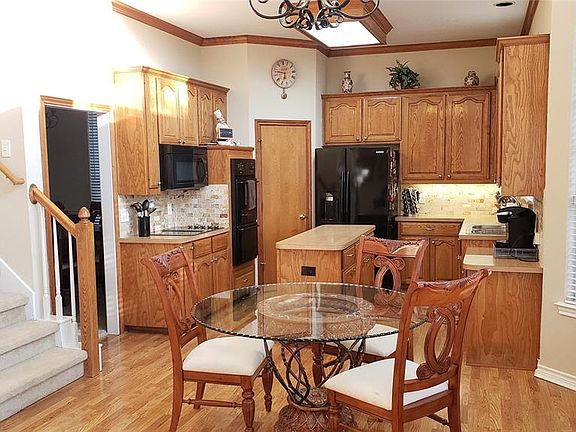 4th image of 2505 Woodside Dr