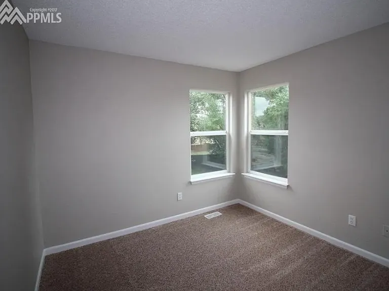 805 Ancestra Dr — Photo 13