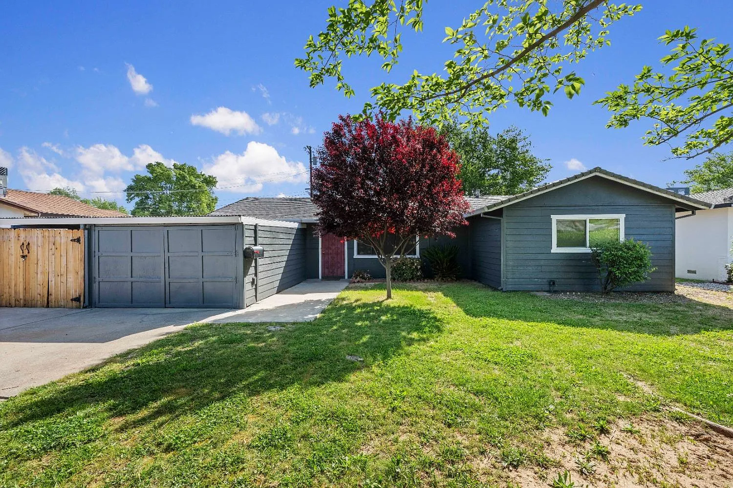 8024 Glen Tree Dr photo 1