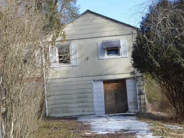 123 Mitchell Valley Dr, Marion, VA 24354