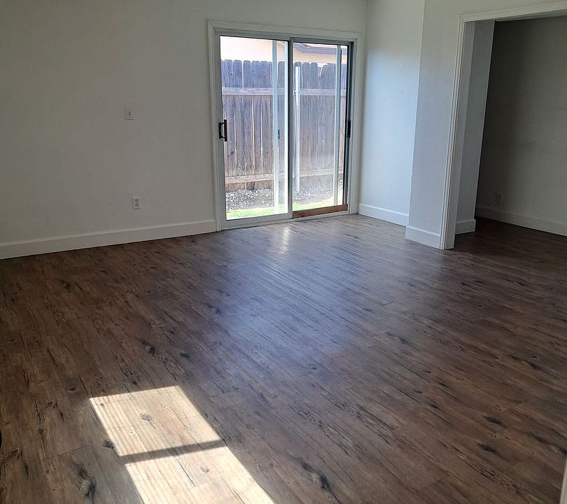 1st image of 1920 N 11th Ave Unit B