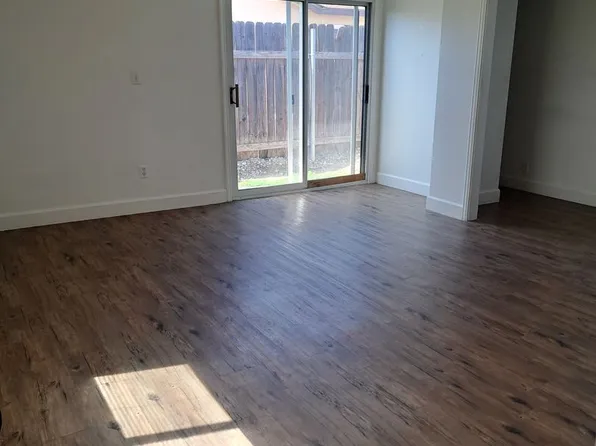 1920 N 11th Ave Unit B, Hanford, CA 93230