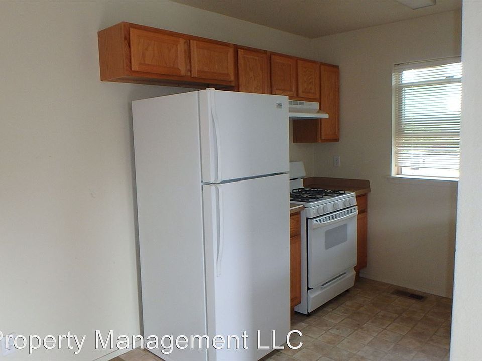 2nd image of 3071 NE Weddell St Unit 1