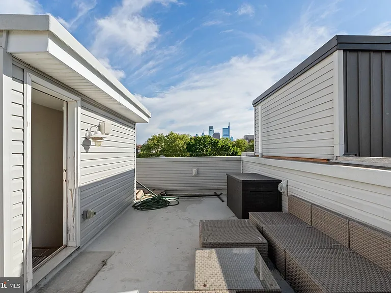 1528 W Seybert St — Photo 39