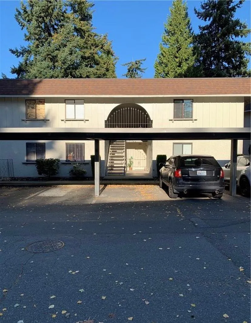 2 bed, 854 sqft, $2,400 — Photo 2